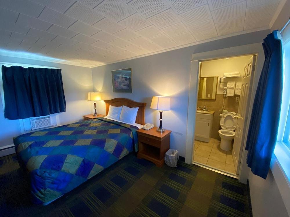 Claremont Royal Inn מראה חיצוני תמונה