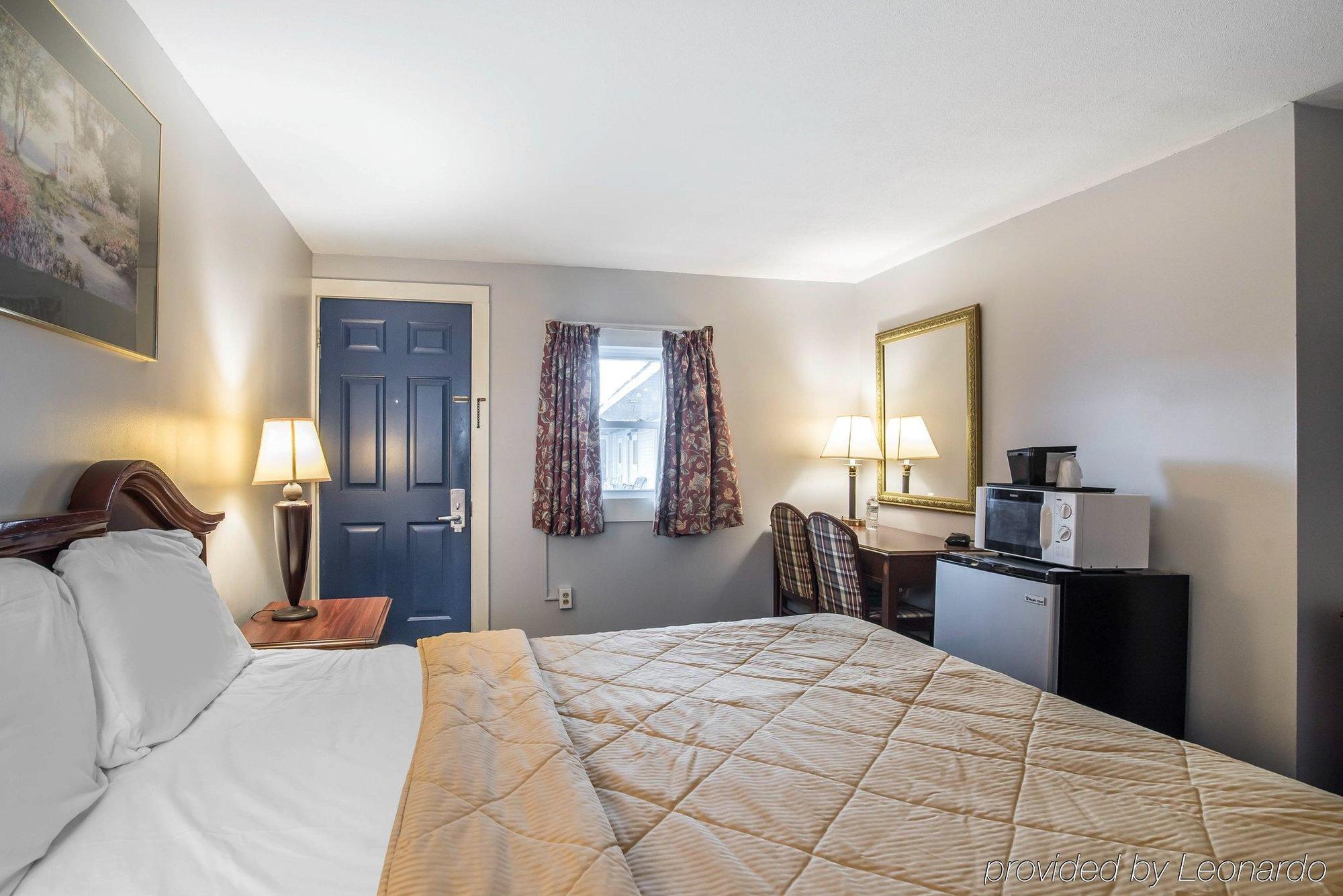 Claremont Royal Inn מראה חיצוני תמונה