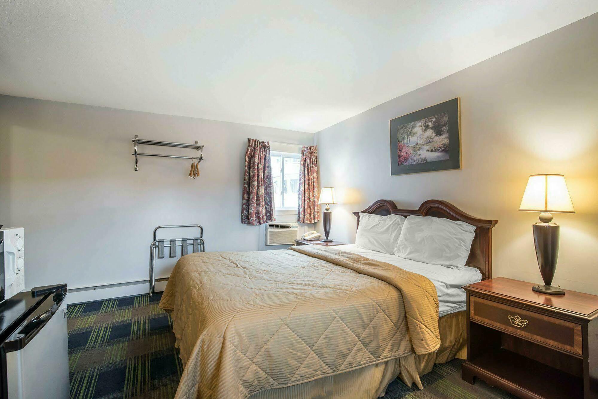 Claremont Royal Inn מראה חיצוני תמונה